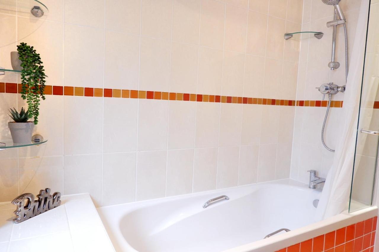 Stunning Apartment Close To Cambridge Station With Free Parking! Екстер'єр фото